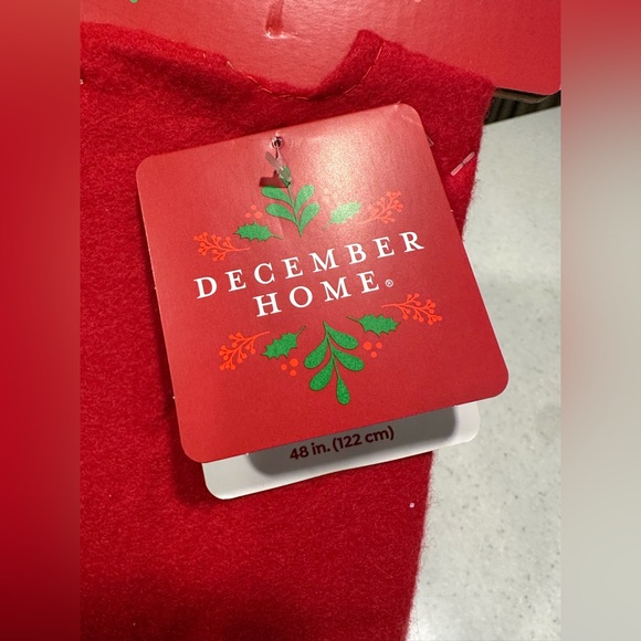 New! 48" Red FELT Christmas Tree Skirt! Red & White Striped Trim! - Picture 2 of 8